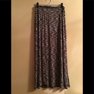 Merona long black and white stretchy skirt new, great condition